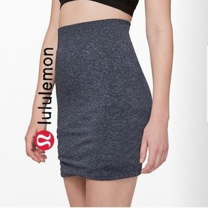 Lululemon boulevard bliss SZ 6 navy color A2#13